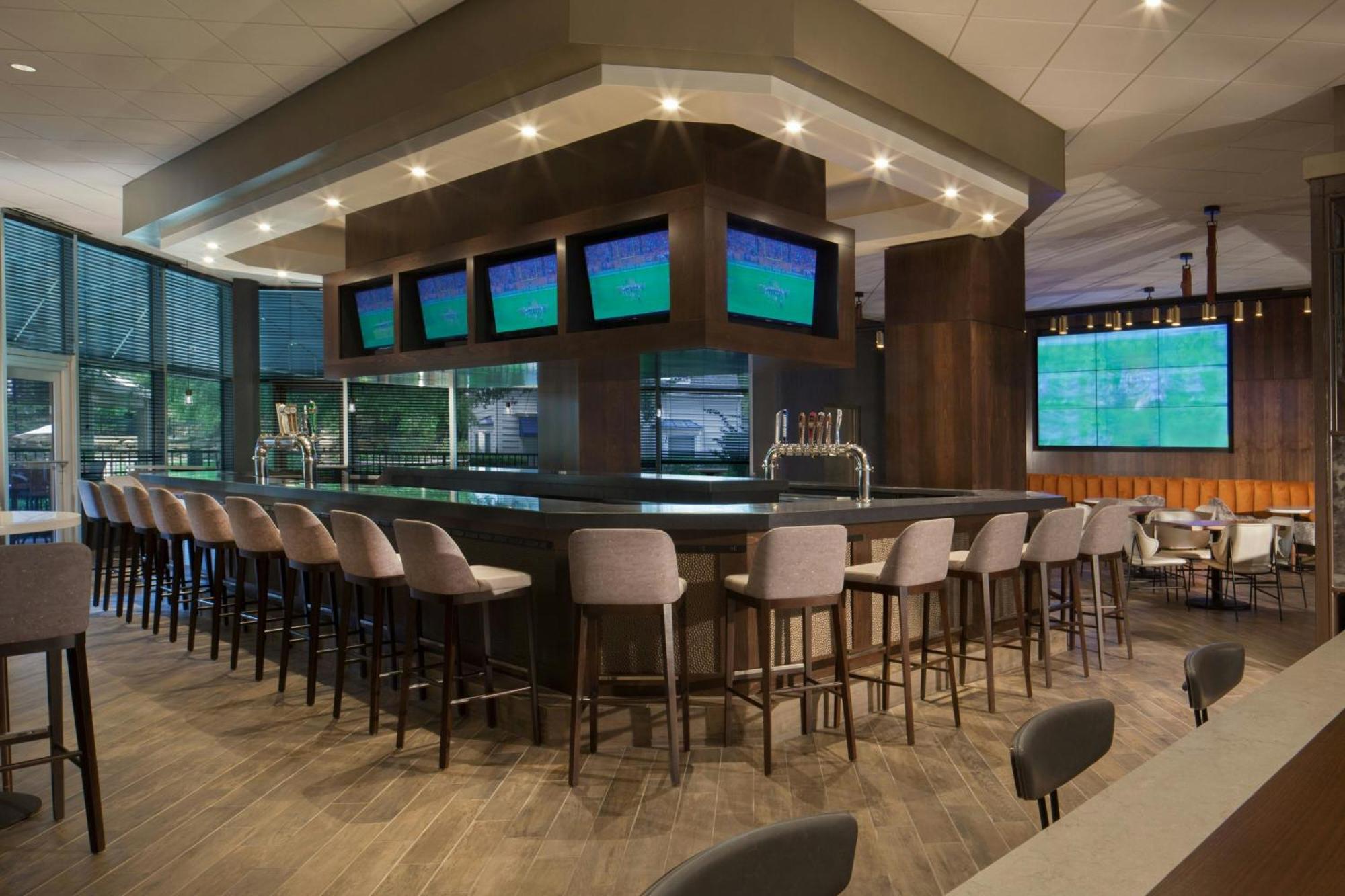 Sheraton Arlington Hotel מראה חיצוני תמונה
